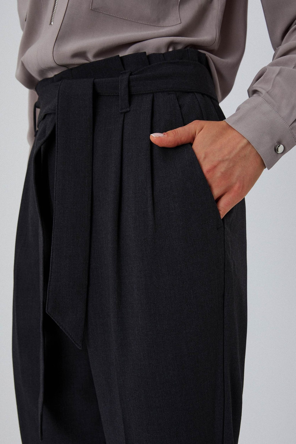 Pantaloni eleganti cu talie inalta