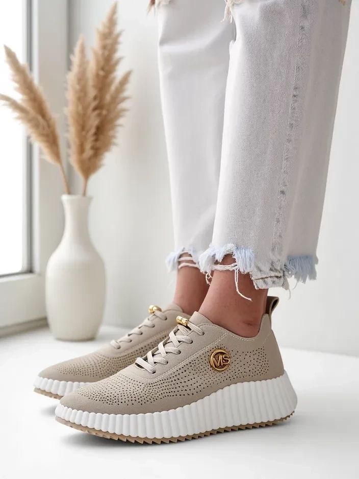 Resti Women's sporty lace-up sneakers Tobin