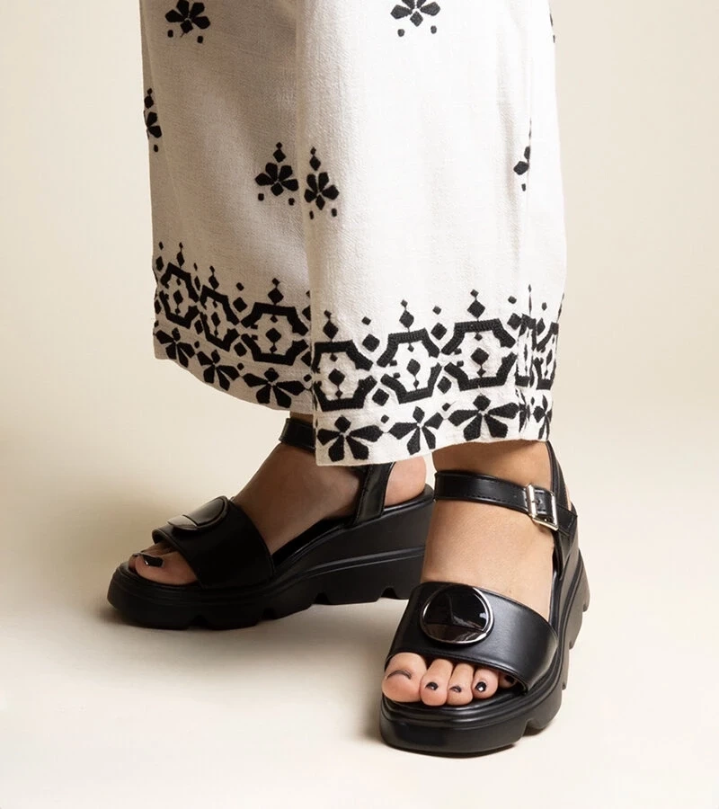D/CEO Black sandals on a block heel Millo
