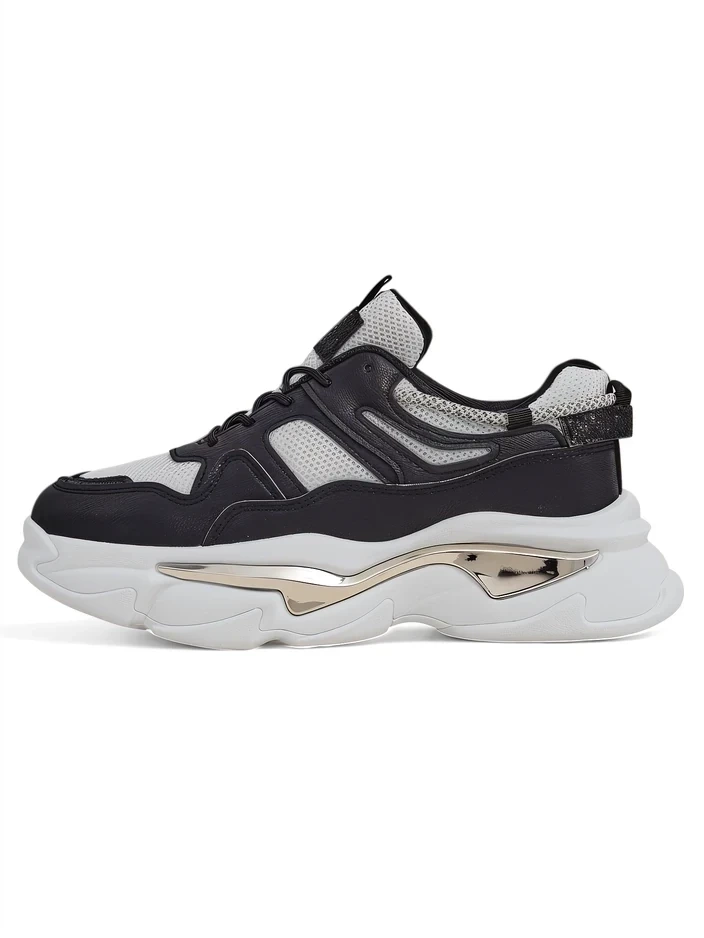 Resti Women's sneakers on thicker sole Lesalli