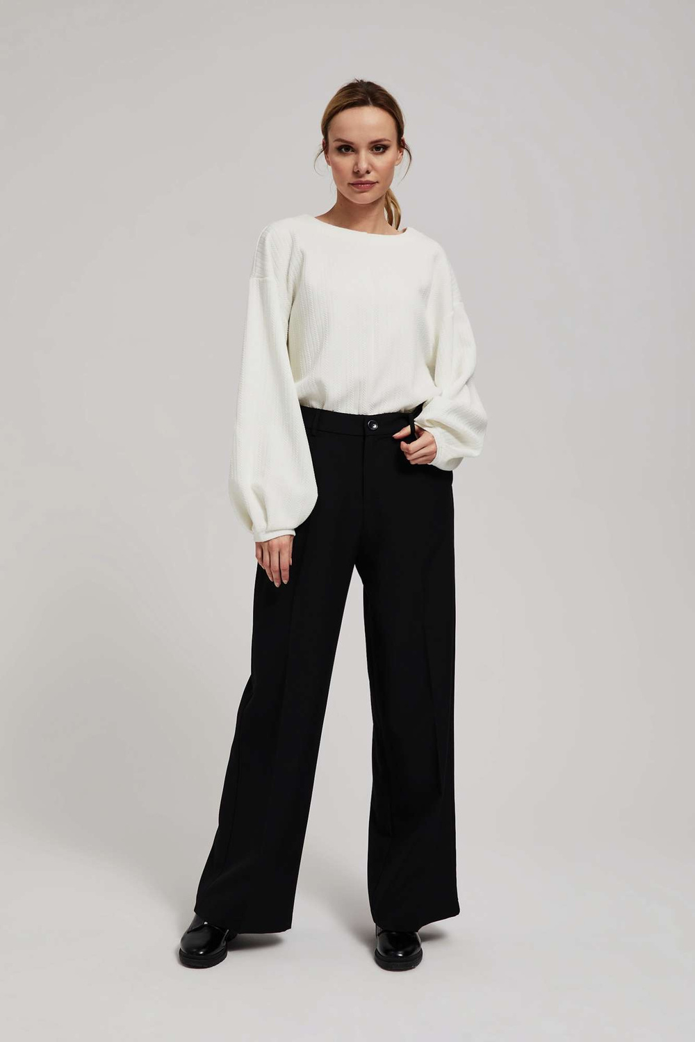 Sweatshirt with fluffy sleeves