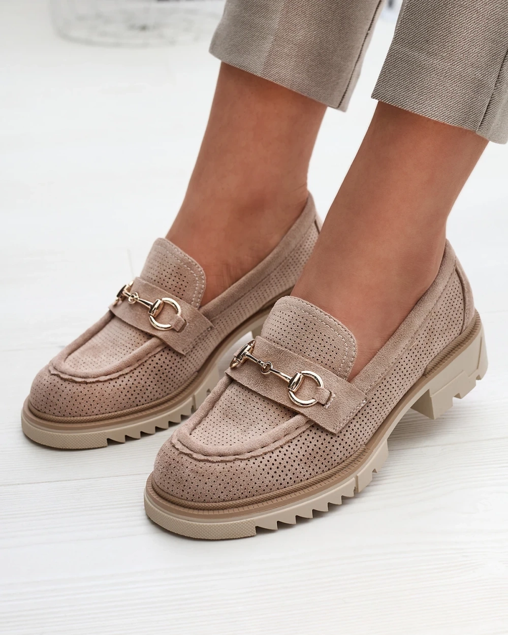 Resti Light brown openwork women&#039;s moccasins with chain Imerila