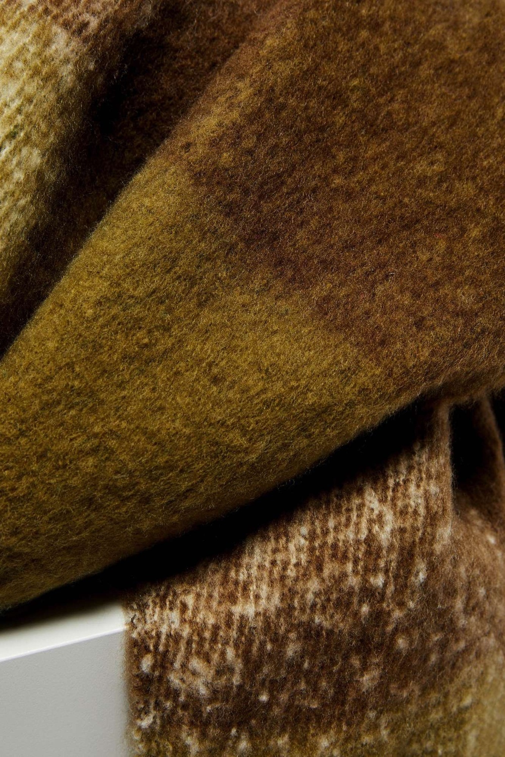 Marisse Striped scarf with fringes