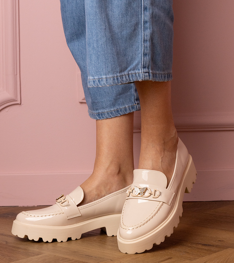 Gemre Mocasini lăcuiți bej cu fluture din zirconiu Sanita