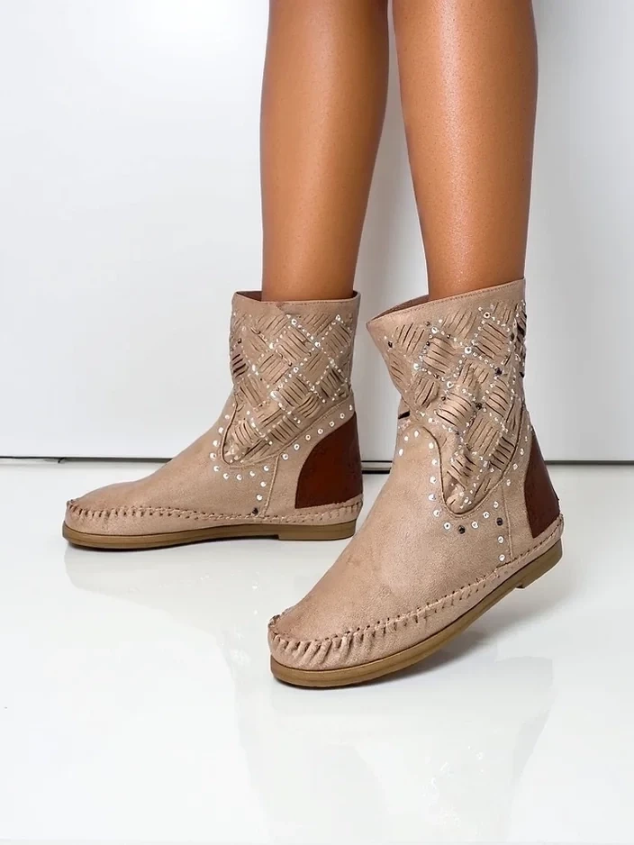 Resti Women's ankle boots on a low wedge with studs Indian Style