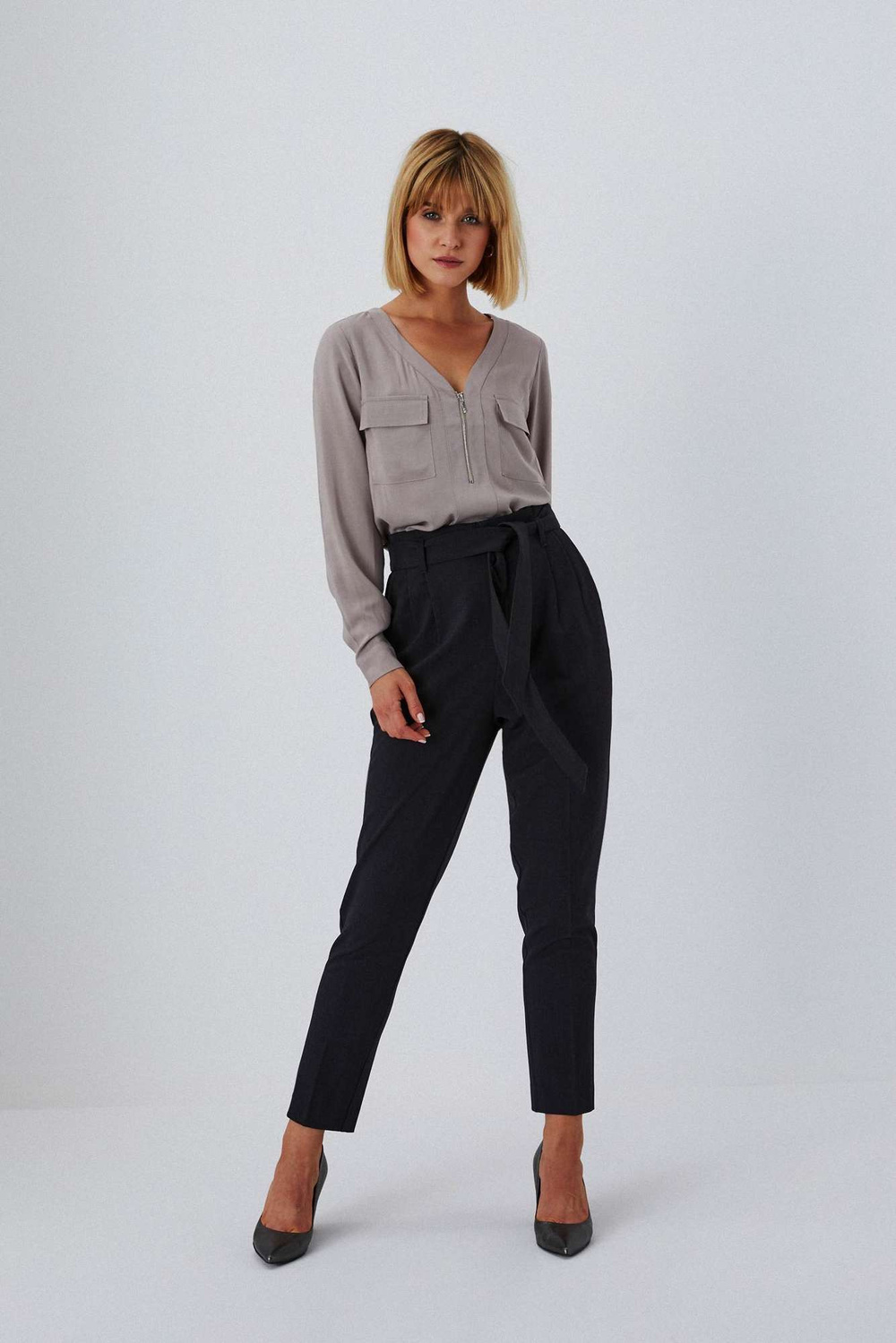 Pantaloni eleganti cu talie inalta
