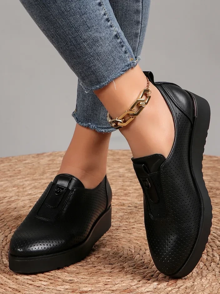 Resti Women&#039;s slip-on hollow shoes Goffies