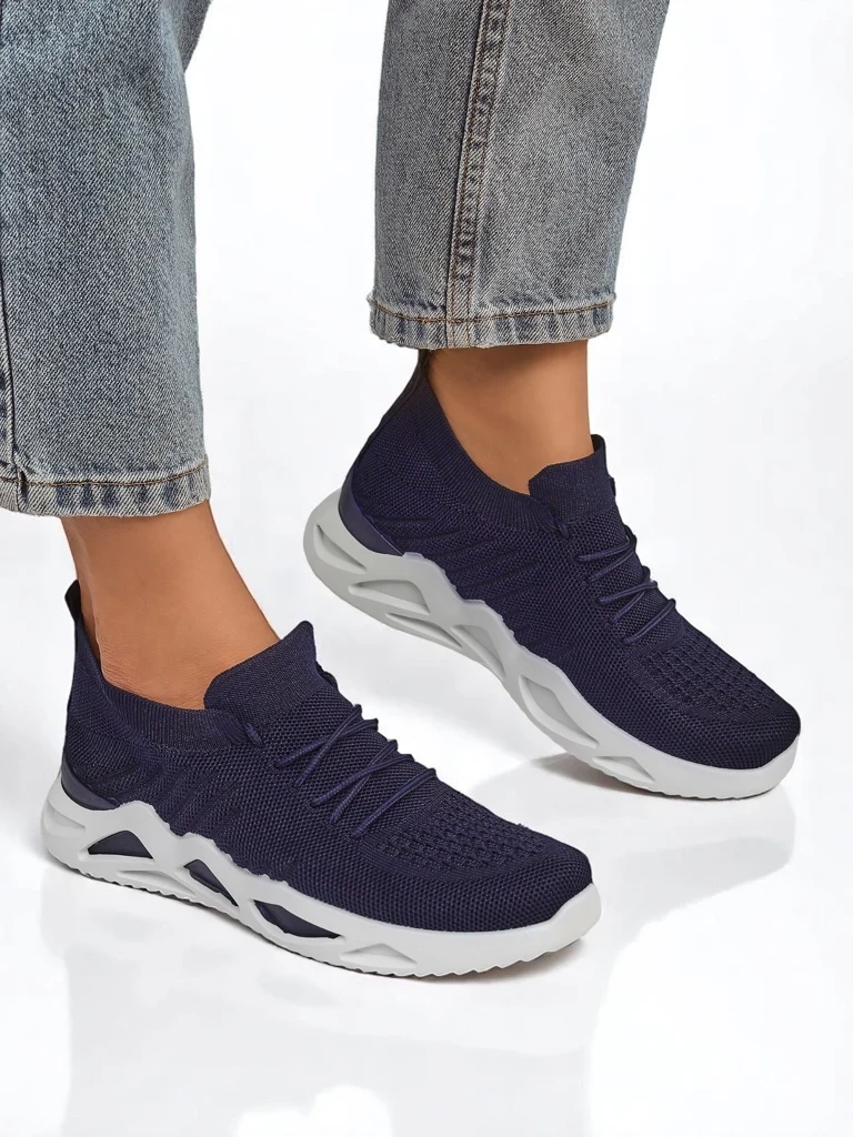 Resti Kaenno Womens Fabric Sneakers