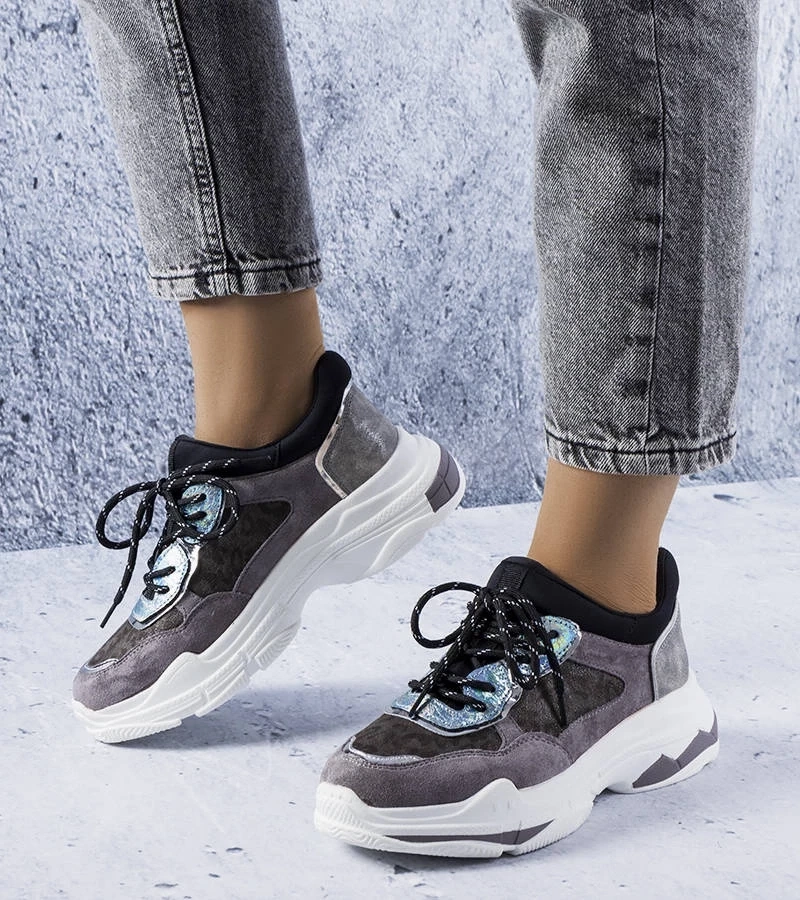 Gemre Adidași gri înfrumusețați cu inserții Savard