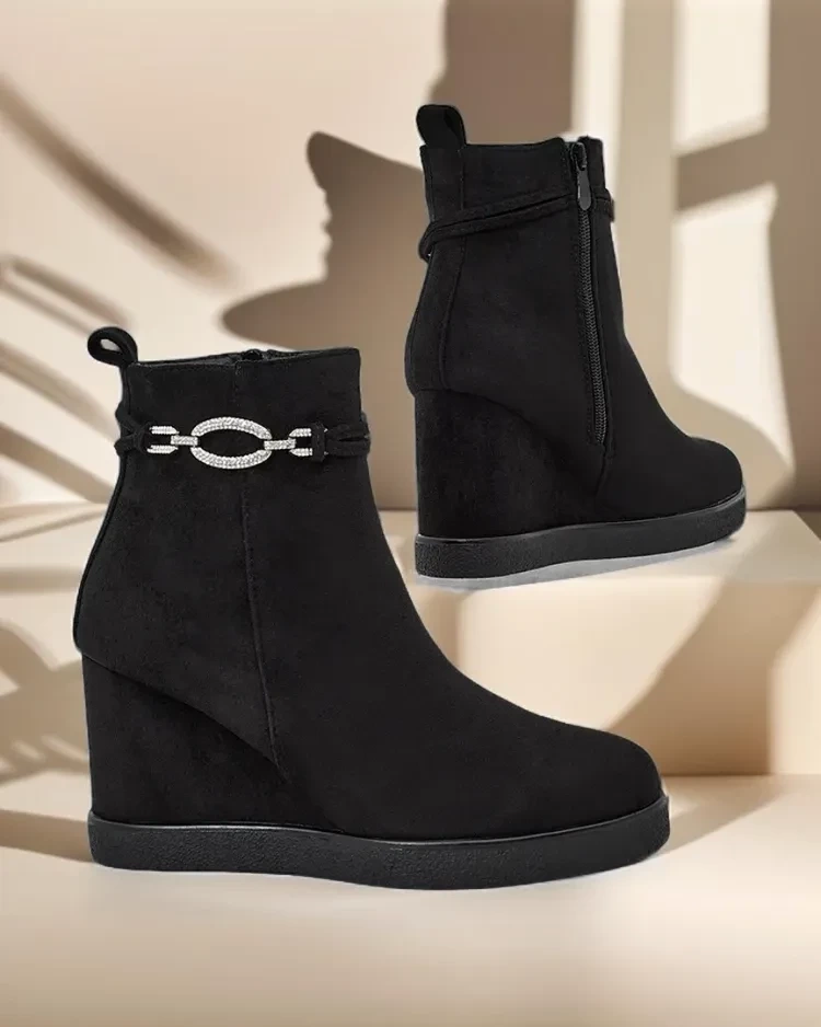 Resti Nerri women's boots on heels