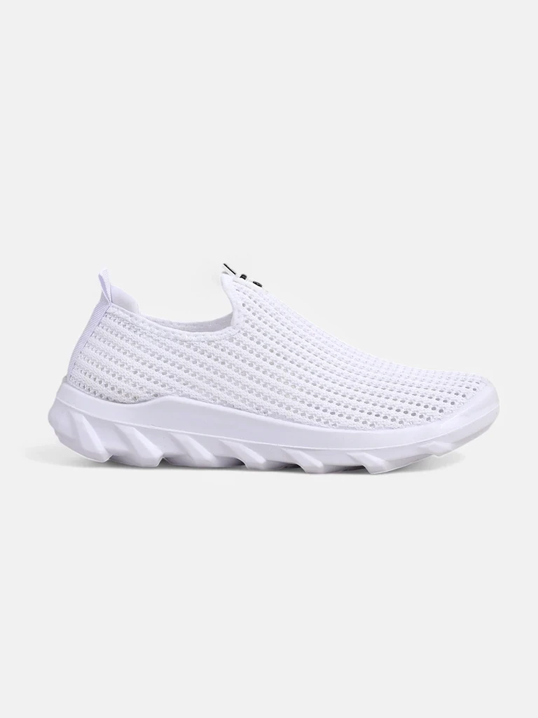 Resti Women&#039;s Slip-On Fabric Sports Shoes Erra