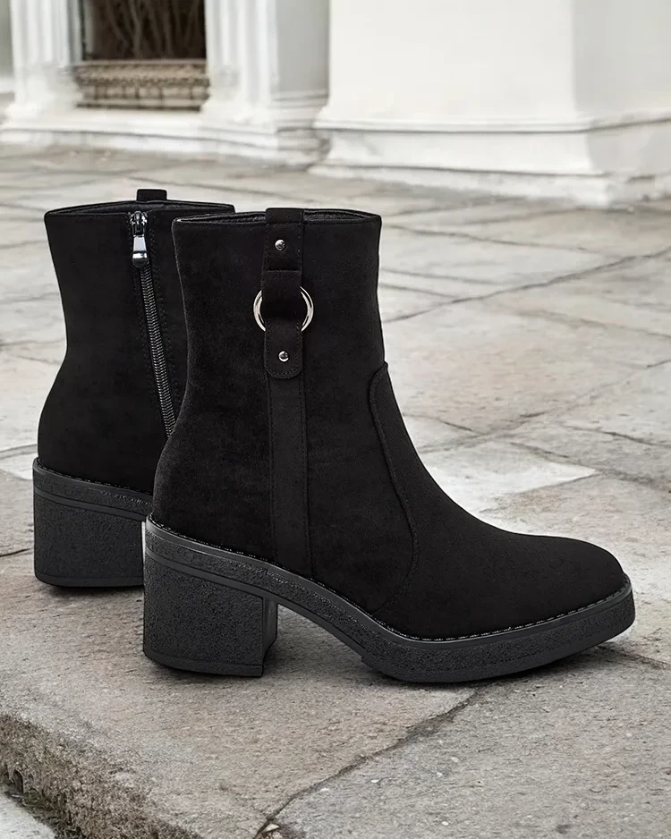 Resti Women&#039;s ankle boots on a post Boron