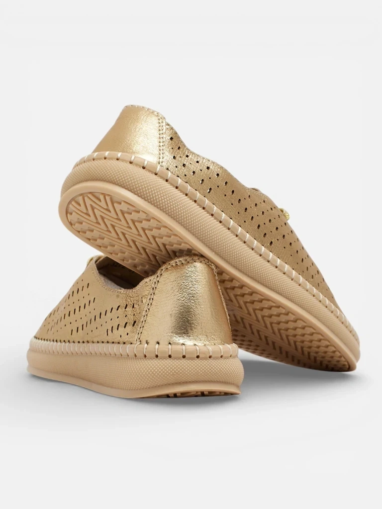 Dámske slip-on topánky Resti Eddier