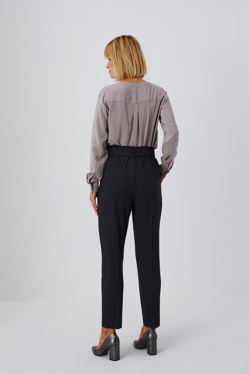 Pantaloni eleganti cu talie inalta