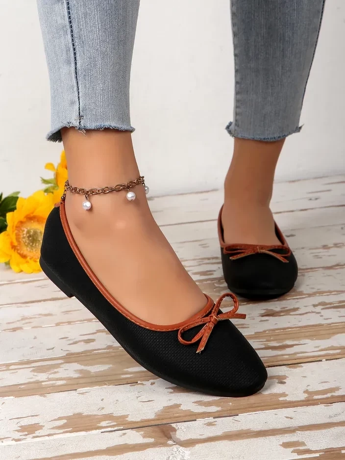 Resti Womens ballet flats with glitter and a bow Aramie
