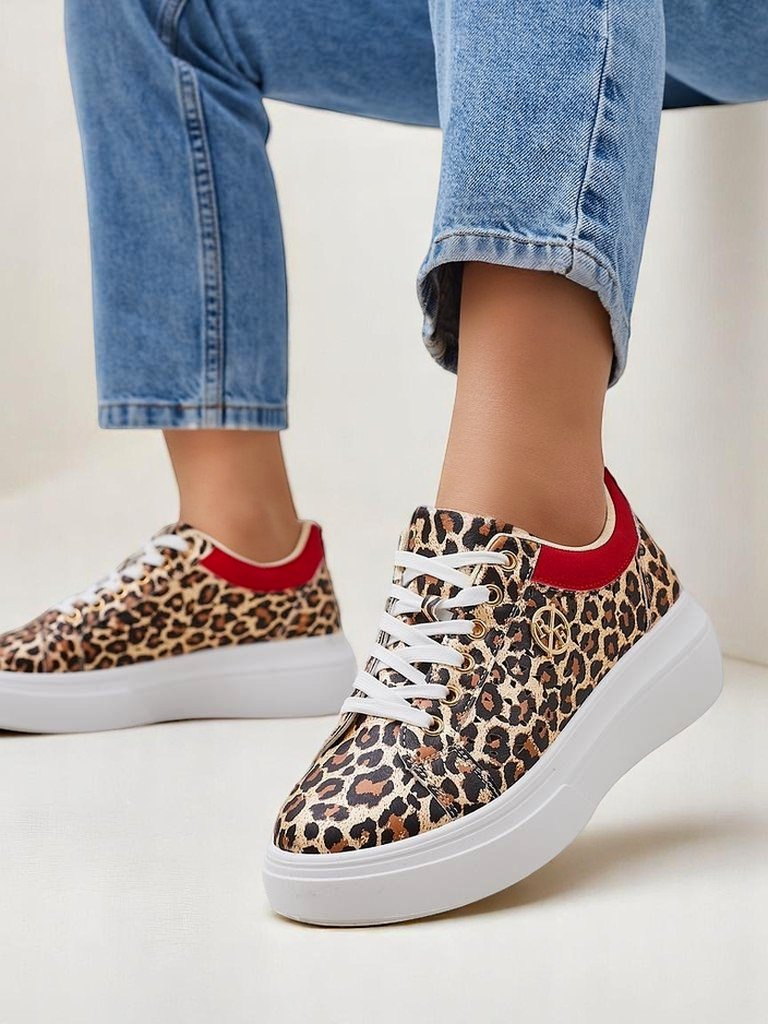 Resti Women's perforated sports sneakers Leopess