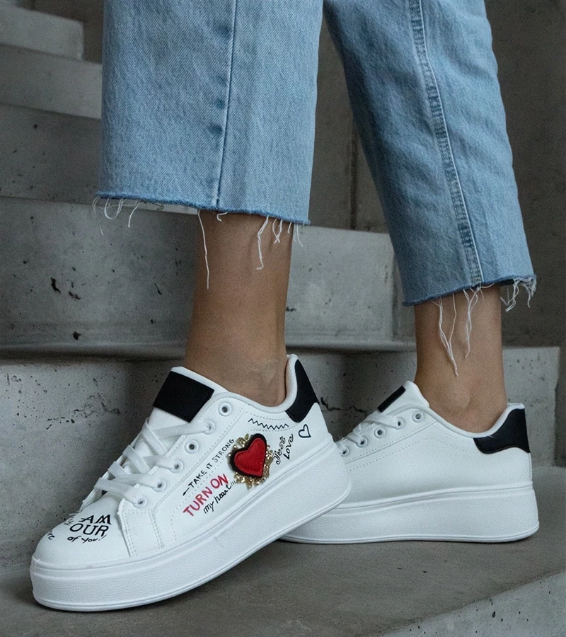 D/CEO White trainers Justar