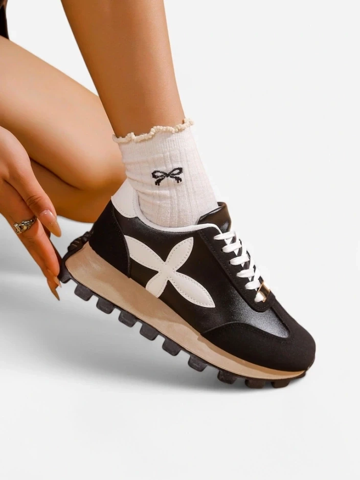 Resti Women's sports sneakers on a thicker sole Aloqa