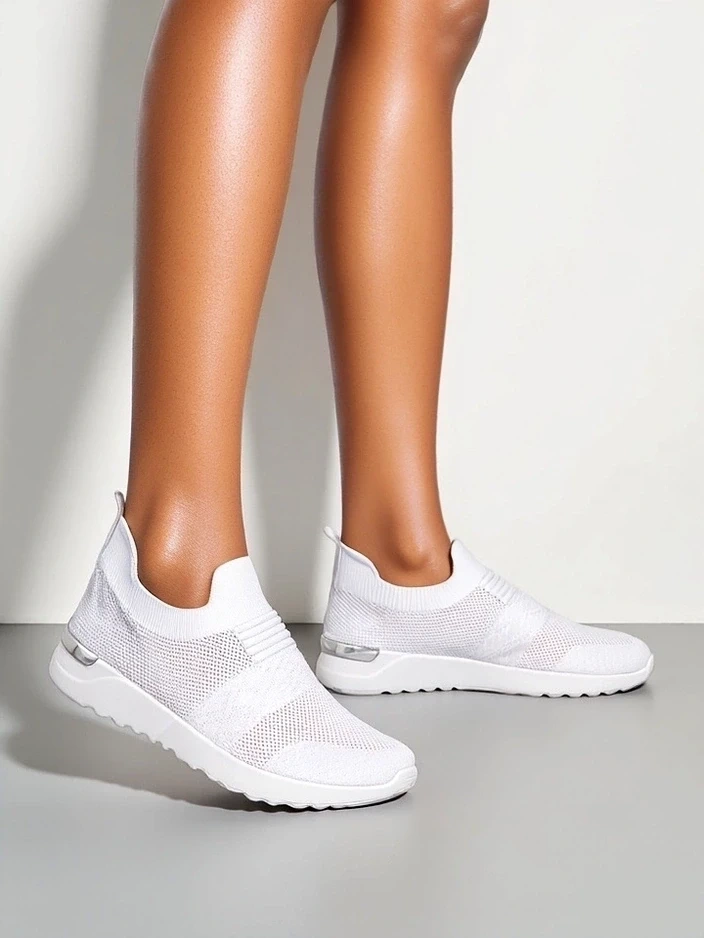 Resti Women's Slip-On Fabric Sports Shoes Satet