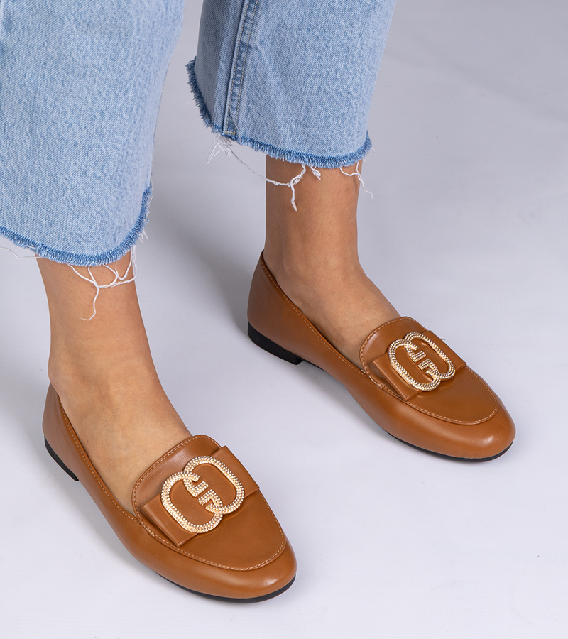 Gemre Brown sandals with embroidered straps on a platform Jenisej