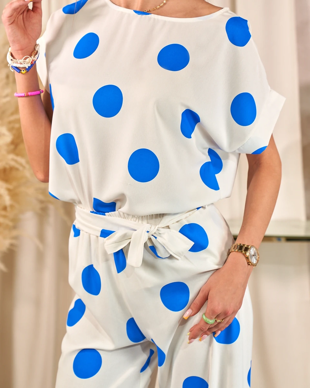 Resti Cobalt white women's pea set