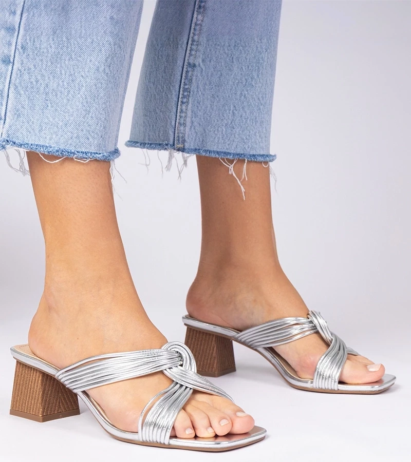 marka niezdefiniowana Silver elegant block-heeled sandals Lilea