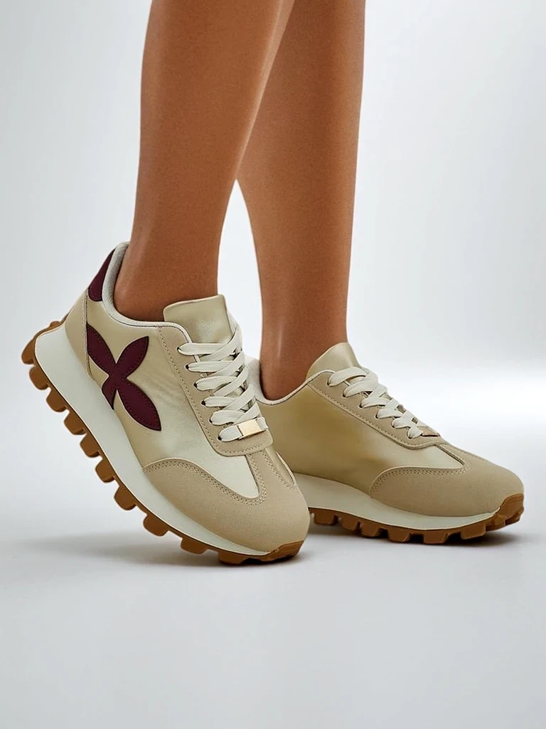 Resti Women's sports sneakers on a thicker sole Aloqa