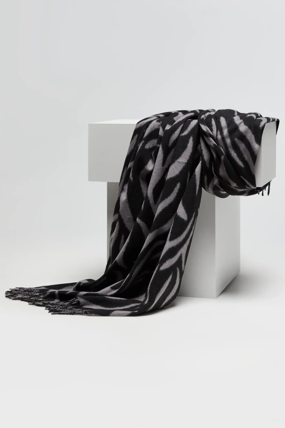 Marisse Women&#039;s Scarf Z-Sz-4517 D.Grey