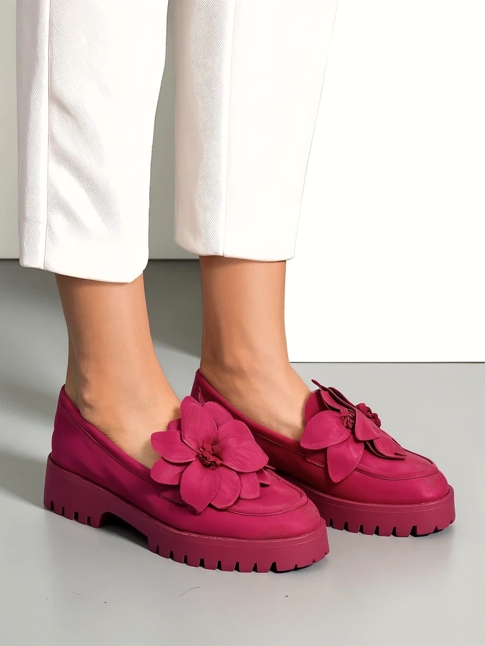 Resti Eco suede women&#039;s loafers with Floverse flower