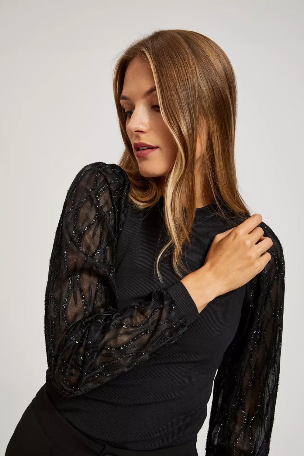 Blouse with decorative sleeves