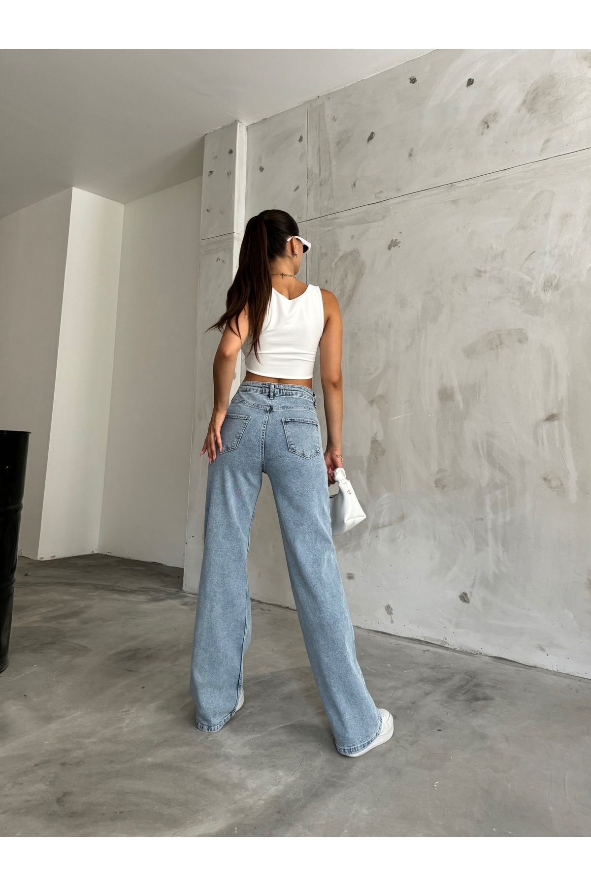 Blugi dama, BİKELİFE