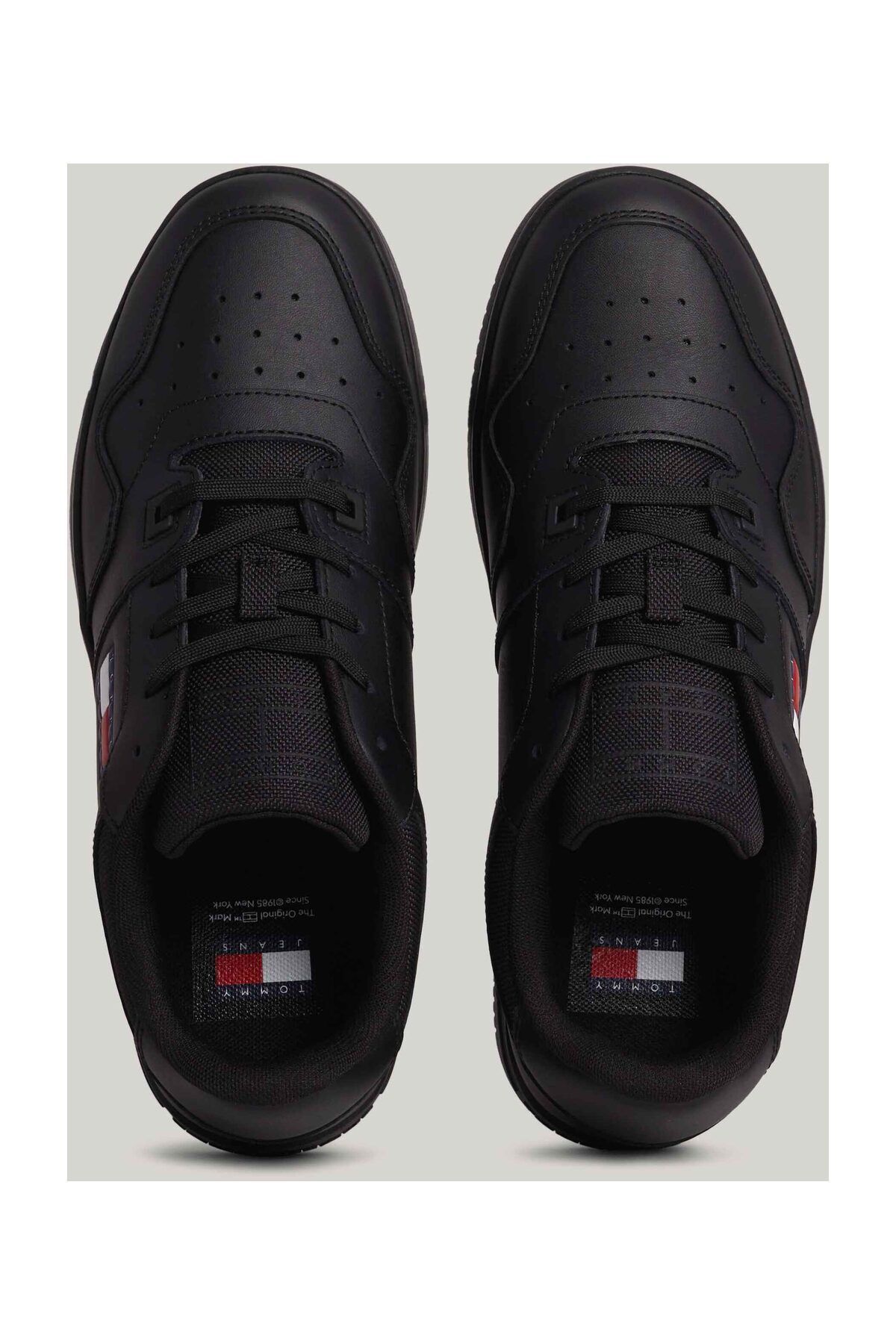 Tommy Hilfiger Men's Brand Logo Leather Top Rubber Outsole Black Sneakers Suitable for Casual Use