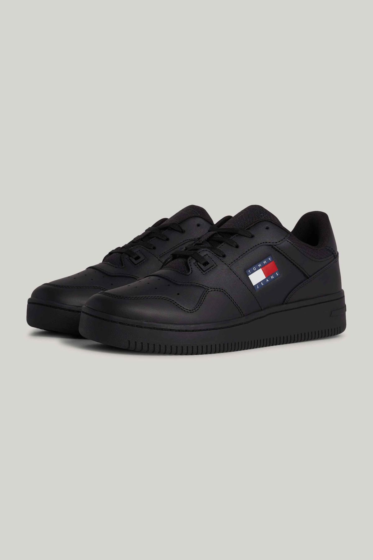 Tommy Hilfiger Men's Brand Logo Leather Top Rubber Outsole Black Sneakers Suitable for Casual Use