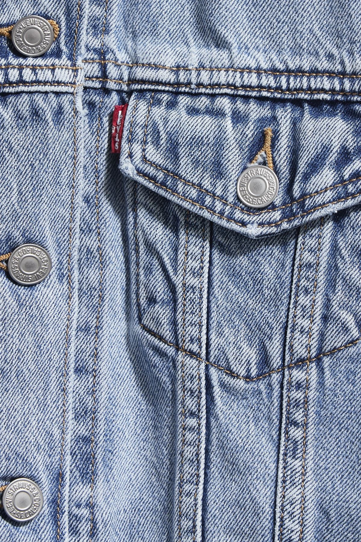 Light blue Levi's women's denim jacket®