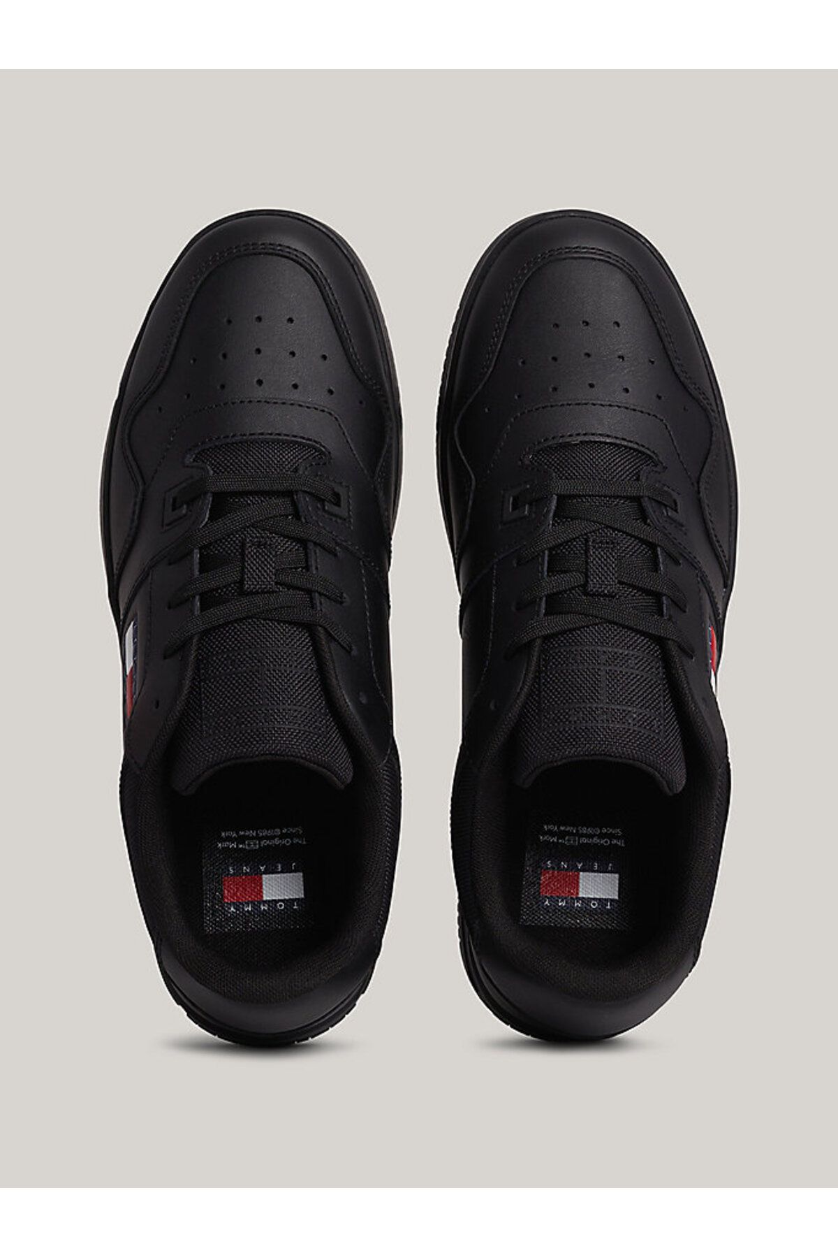 Tommy Hilfiger Men's Brand Logo Leather Top Rubber Outsole Black Sneakers Suitable for Casual Use