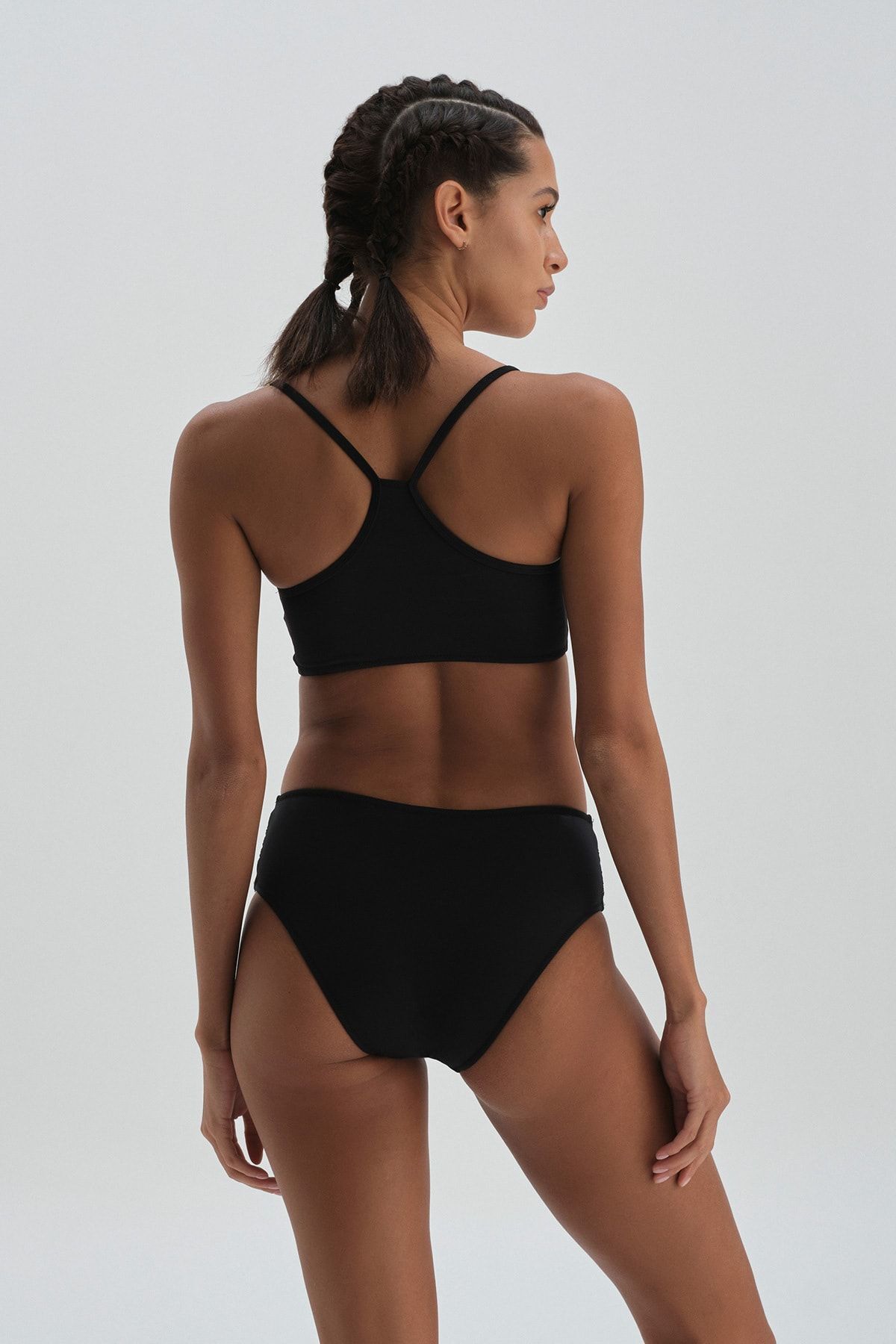 Bikini dama, partea de jos, Dagi