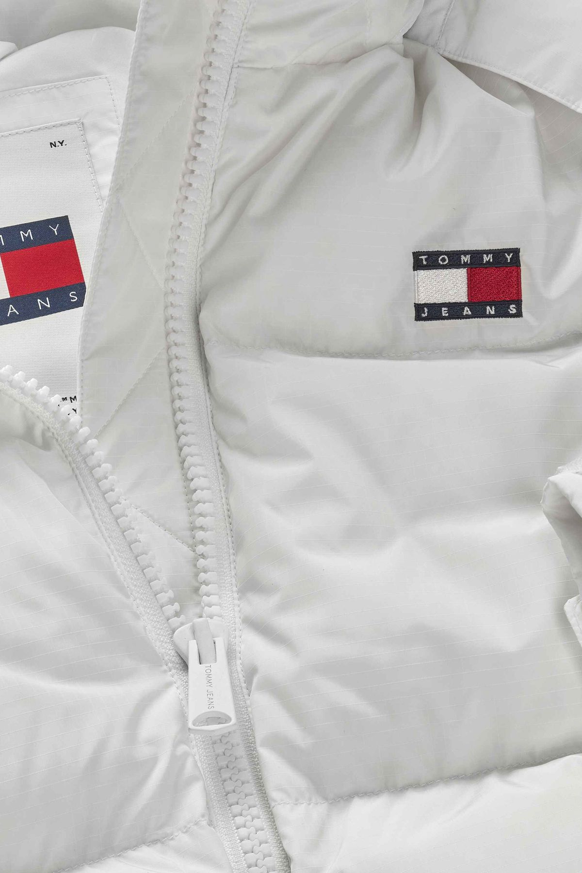 Tommy Jeans White Women's Puffer Jacket TJW ALASKA PUFFER EXT