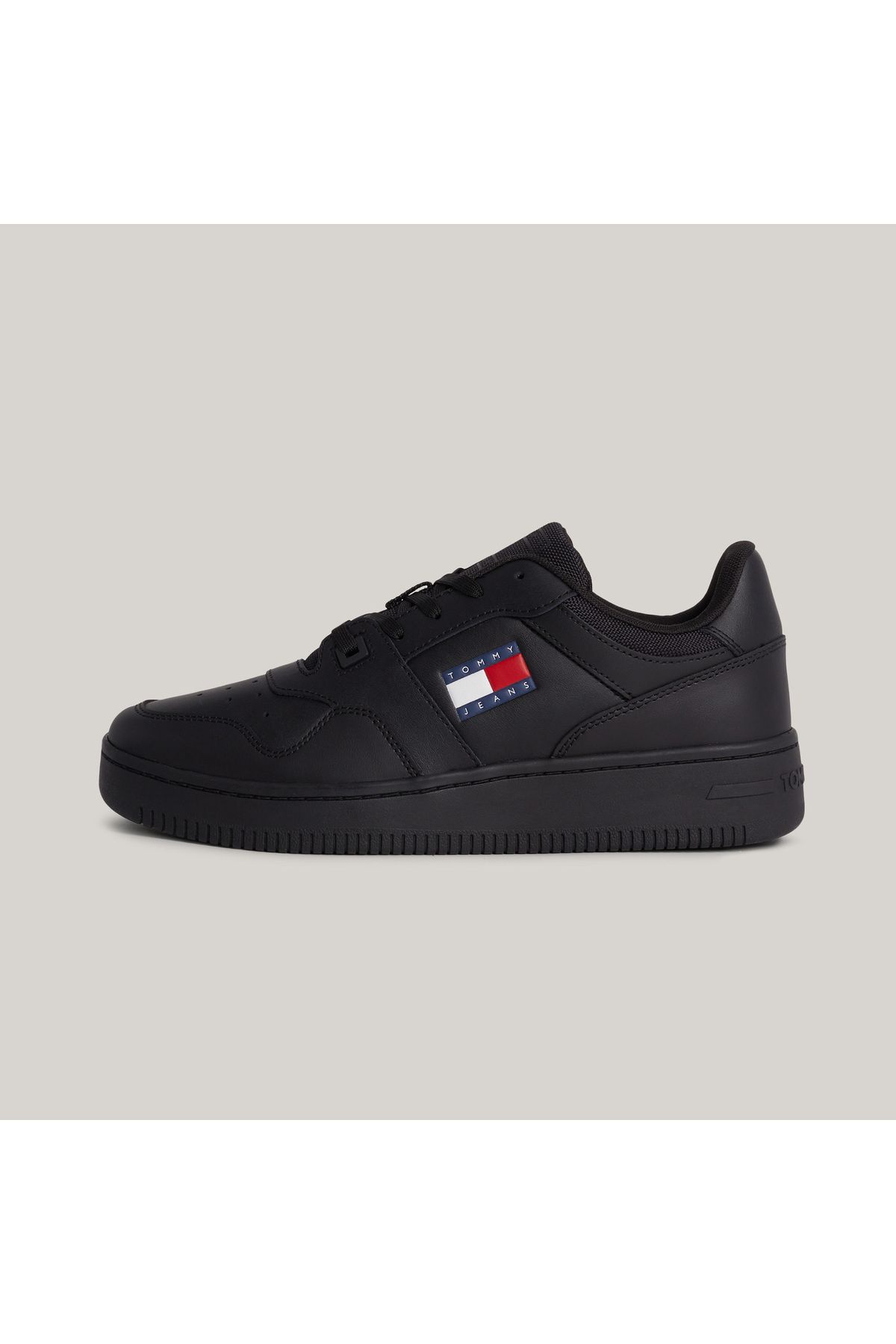 Tommy Hilfiger Men's Brand Logo Leather Top Rubber Outsole Black Sneakers Suitable for Casual Use