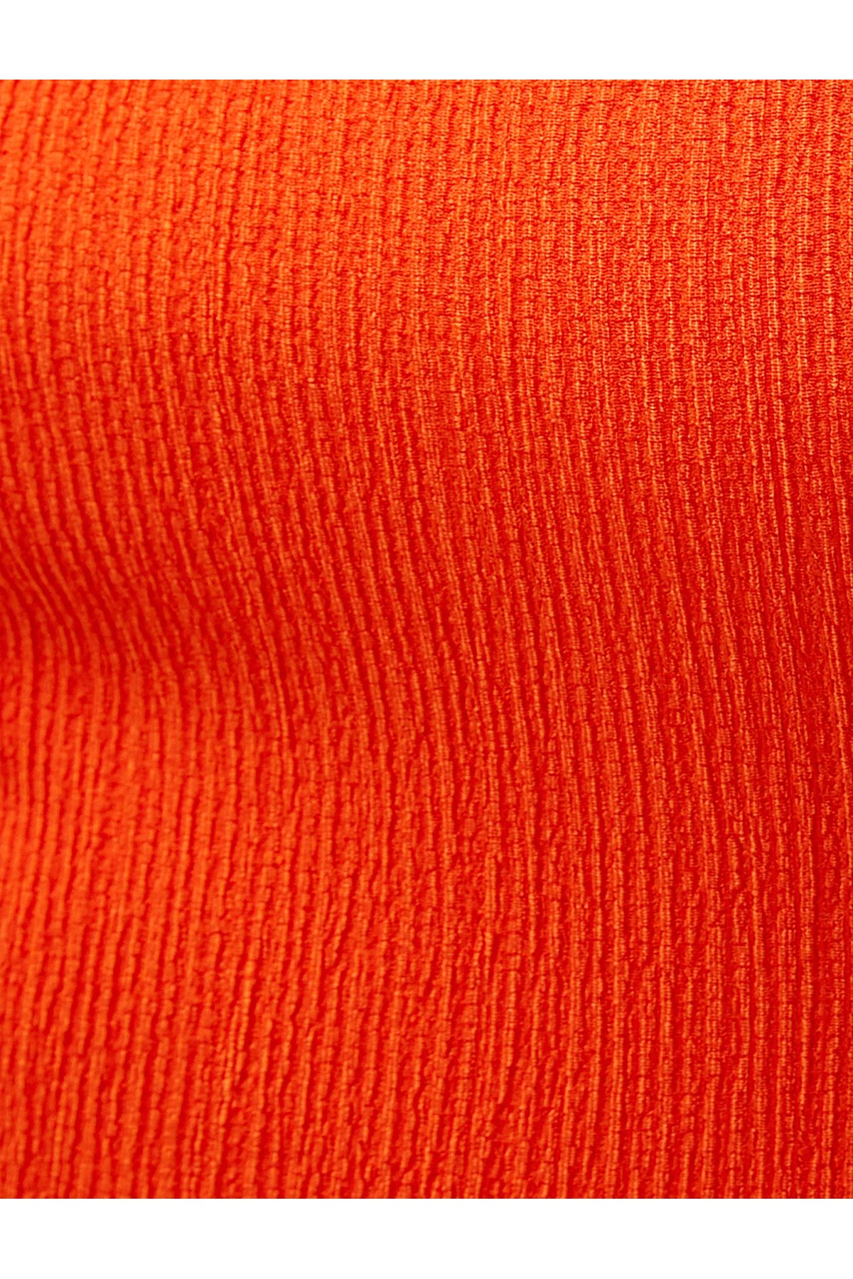 Rochie midi Koton cu mâneci balon și decolteu pătrat cu șliț.