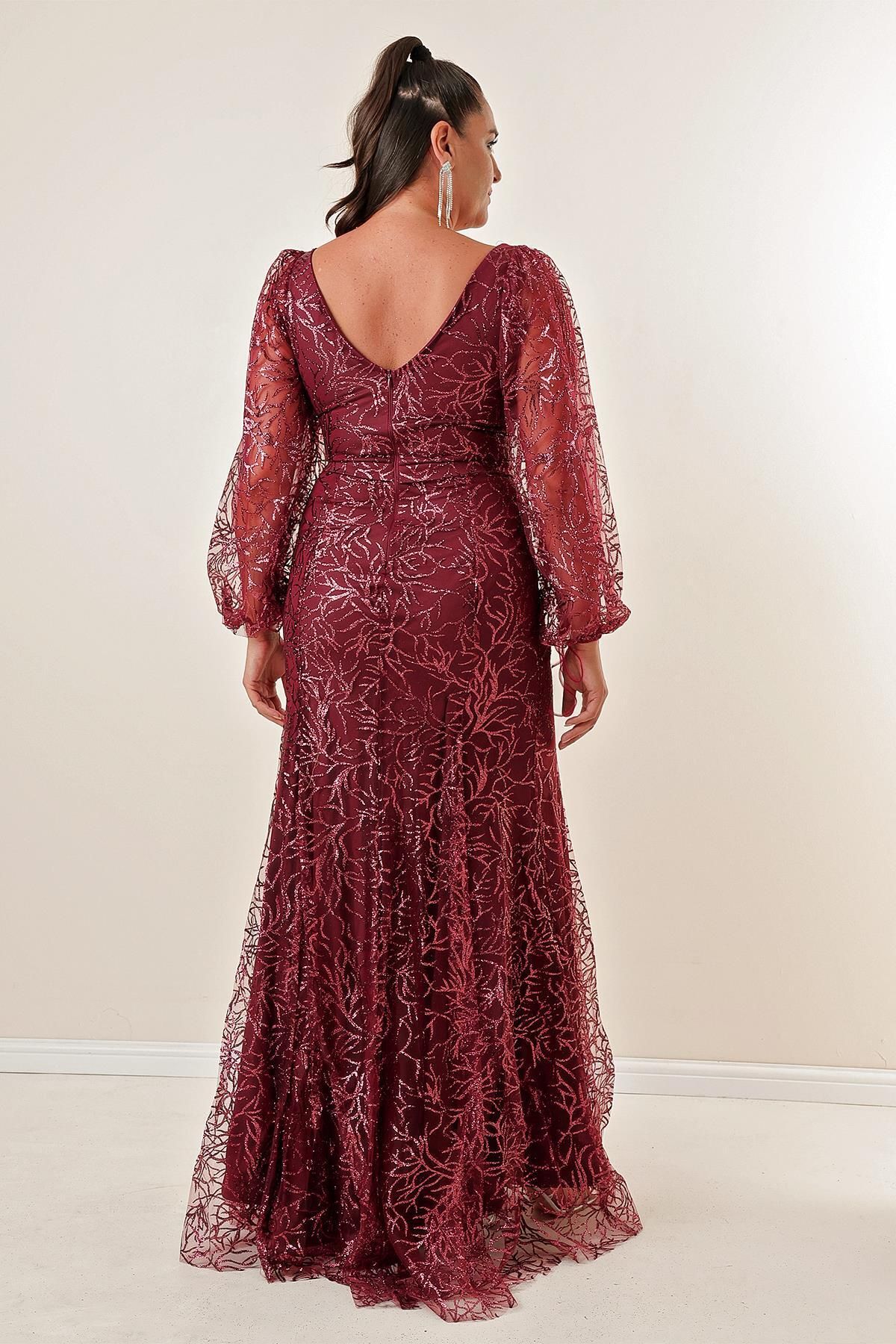 Dlhé plus size šaty s trblietavým vzorom