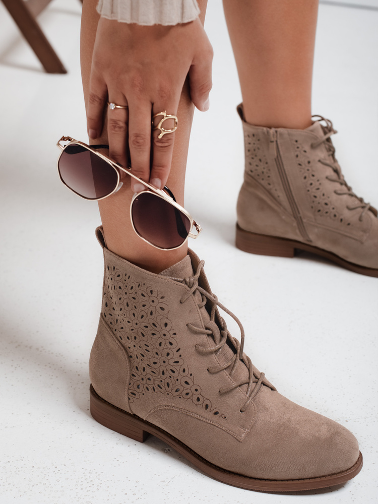 Ghete cu șireturi pentru femei