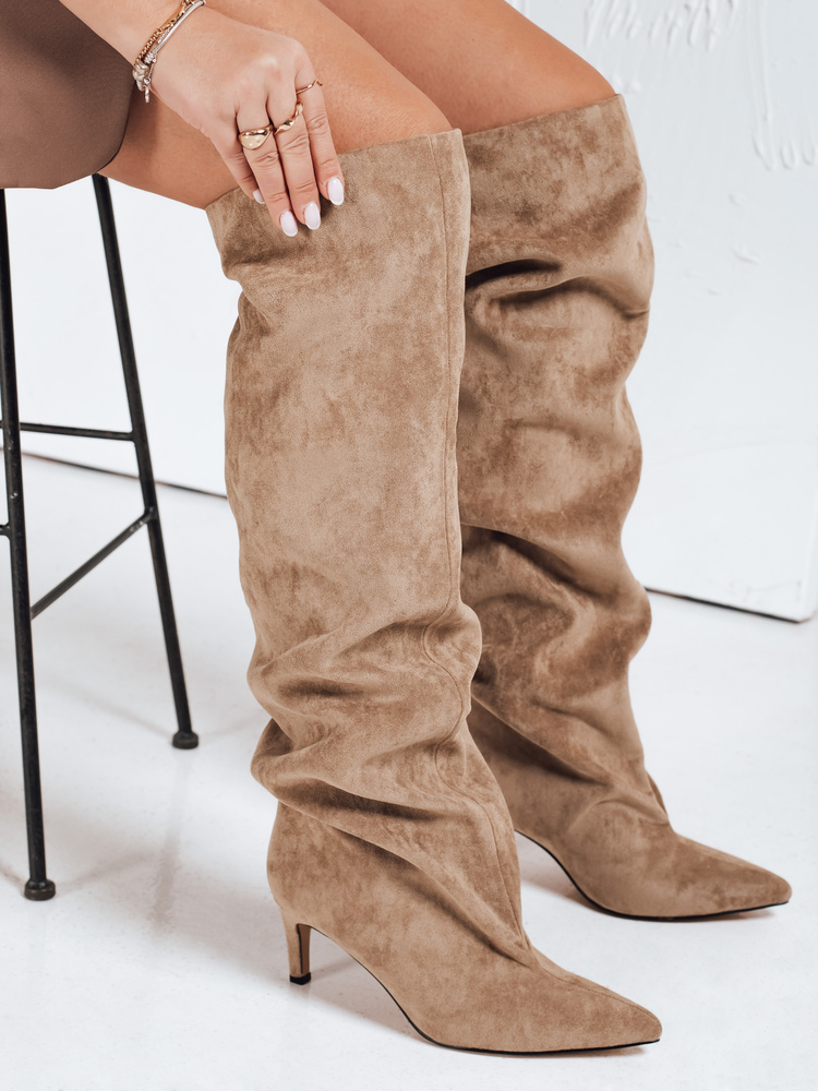 Ghete de damă din piele întoarsă cu partea superioară din jder