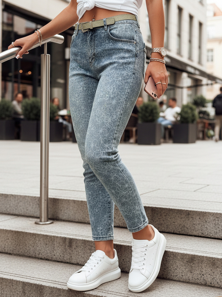 Spodnie damskie jeansowe slim fit z paskiem FLORAJIN niebieskie Dstreet