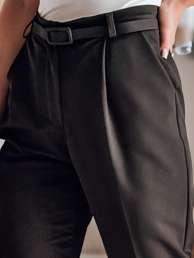 Pantaloni eleganți de damă cu pliuri și curea