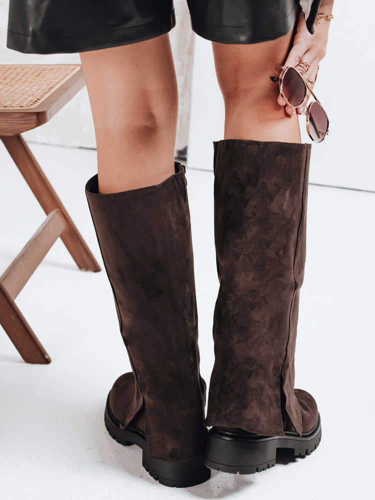 Kozaki damskie z szeroką cholewką zamszowe brązowe Dstreet