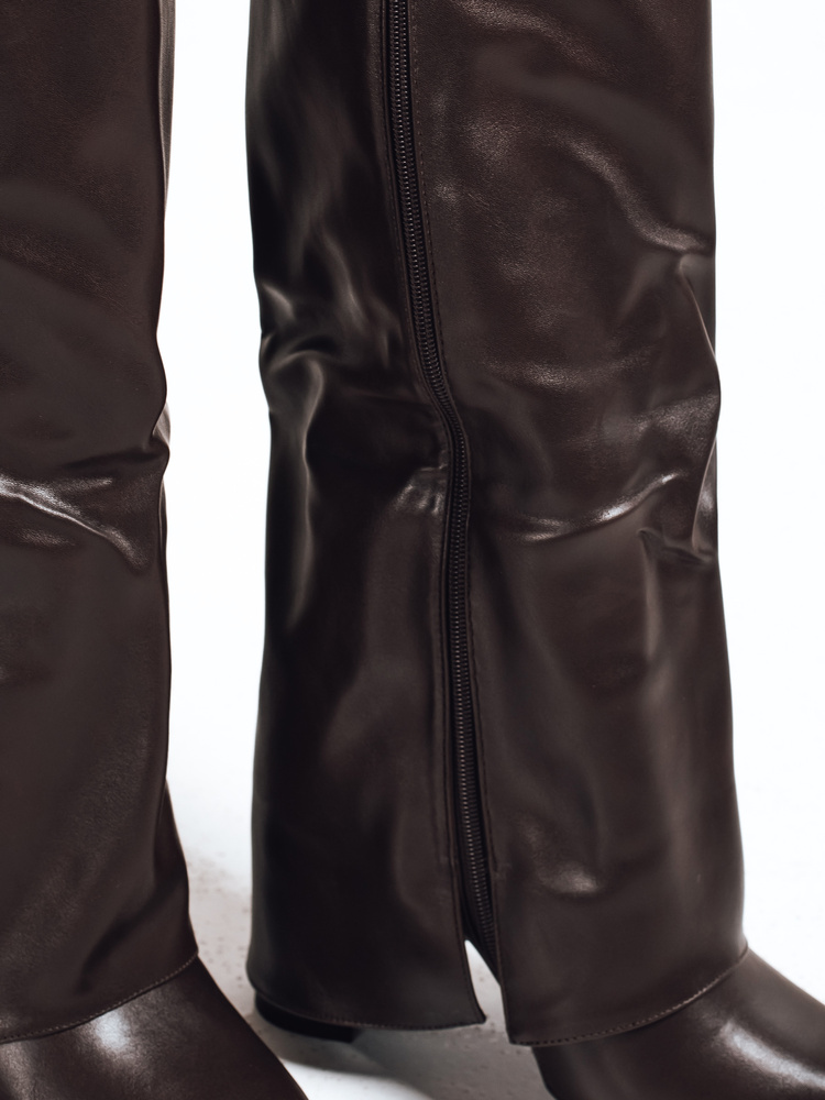 Kozaki damskie na obcasie brązowe Dstreet