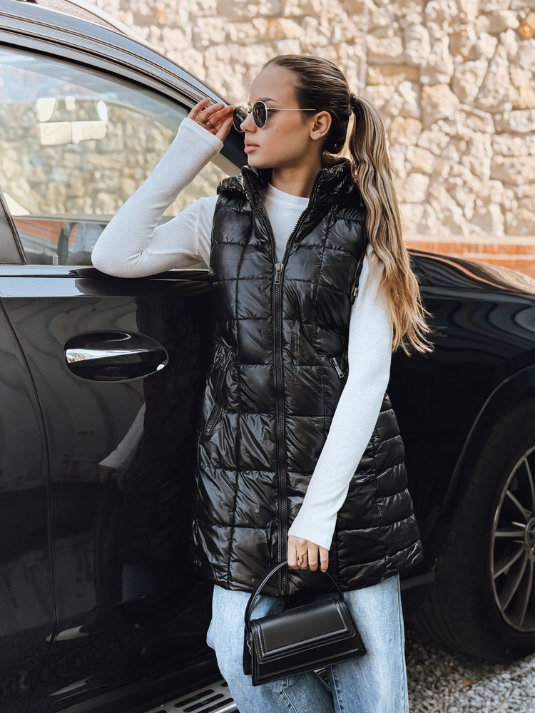 Dámska čierna prešívaná vesta s kapucňou