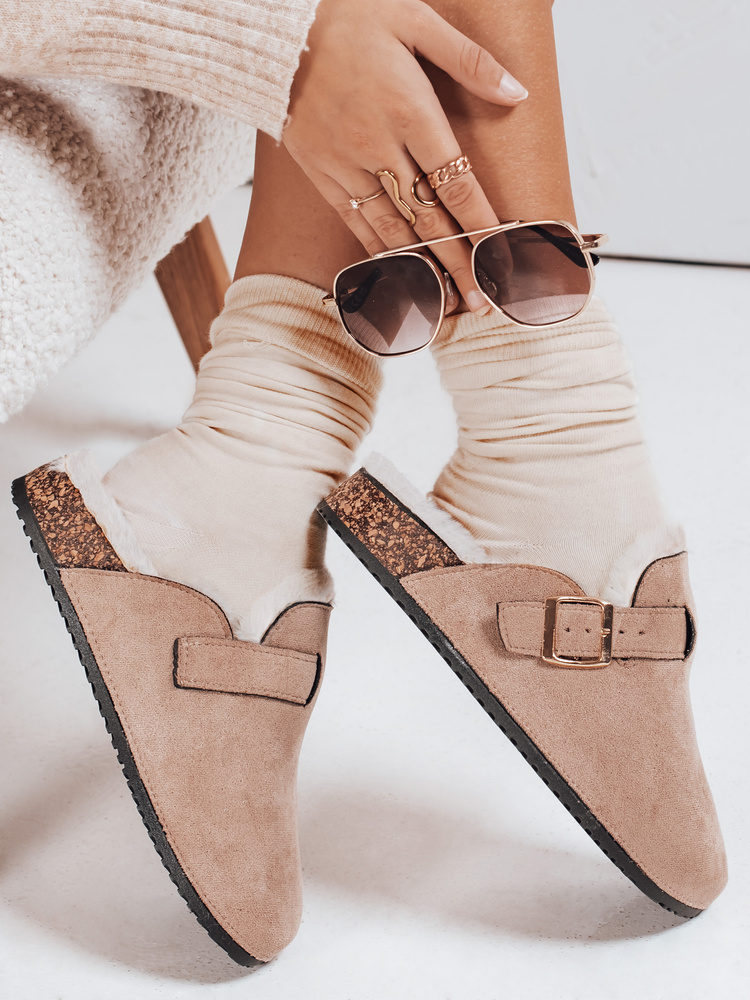 Дамски чехли с катарама