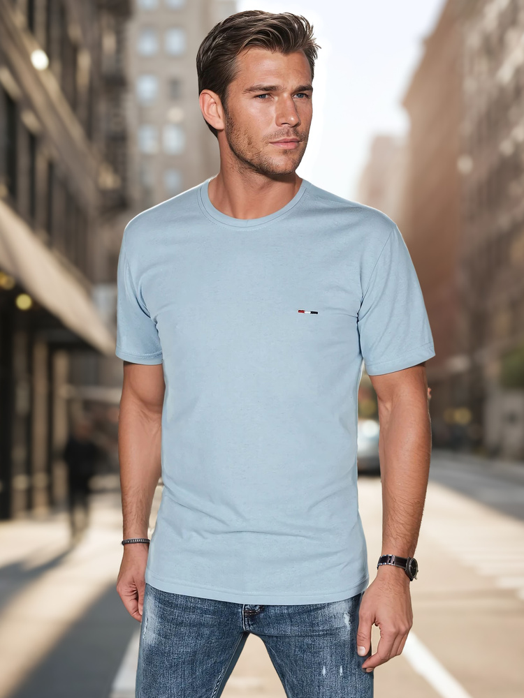 T-shirt męski z haftem błękitny Dstreet