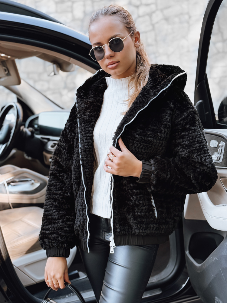 Dámska čierna futrovaná bunda s kapucňou